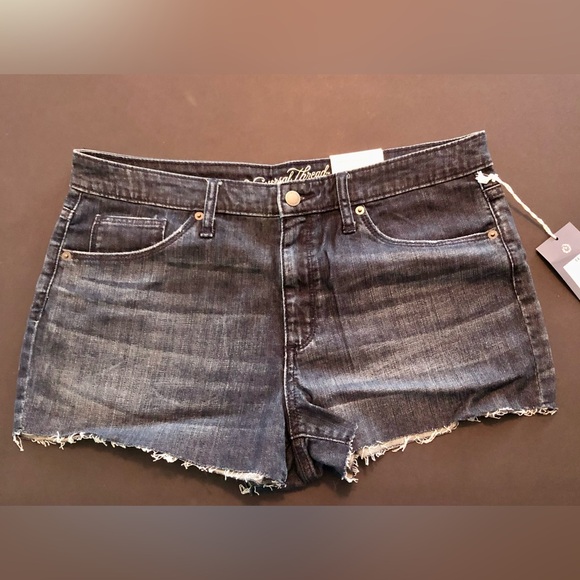 Universal Thread shorts - Picture 1 of 8